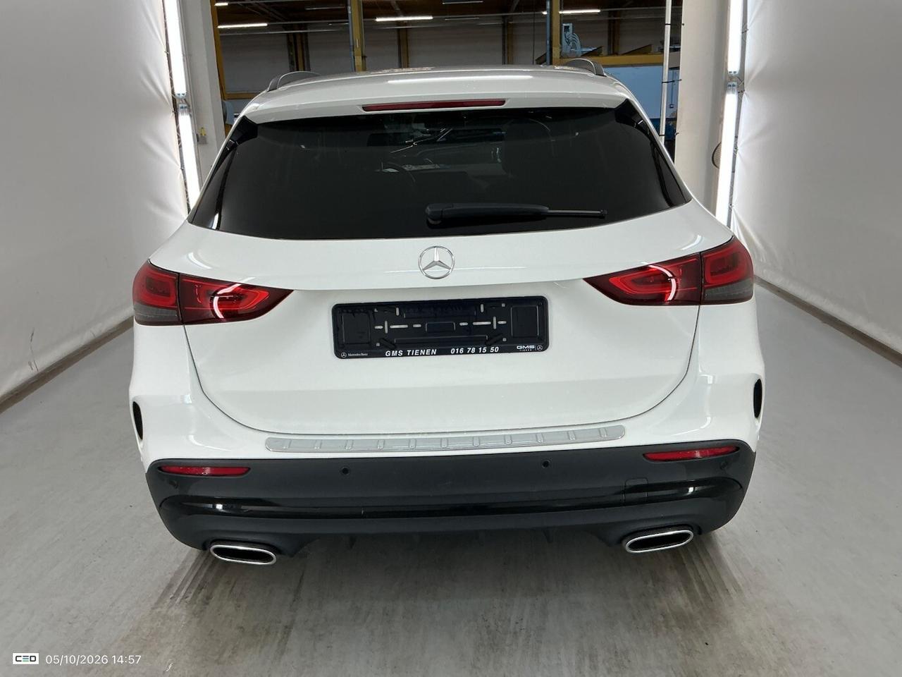 MERCEDES-BENZ GLA 180D 115CV AUTOMATIC AMG LINE ( FARI LED - AMBIENT LIGHTS - CRUISE - PELLE - NAVI PREMIUM - PARK ASSIST - TELECAMERA POST. - CERCHI 19 )