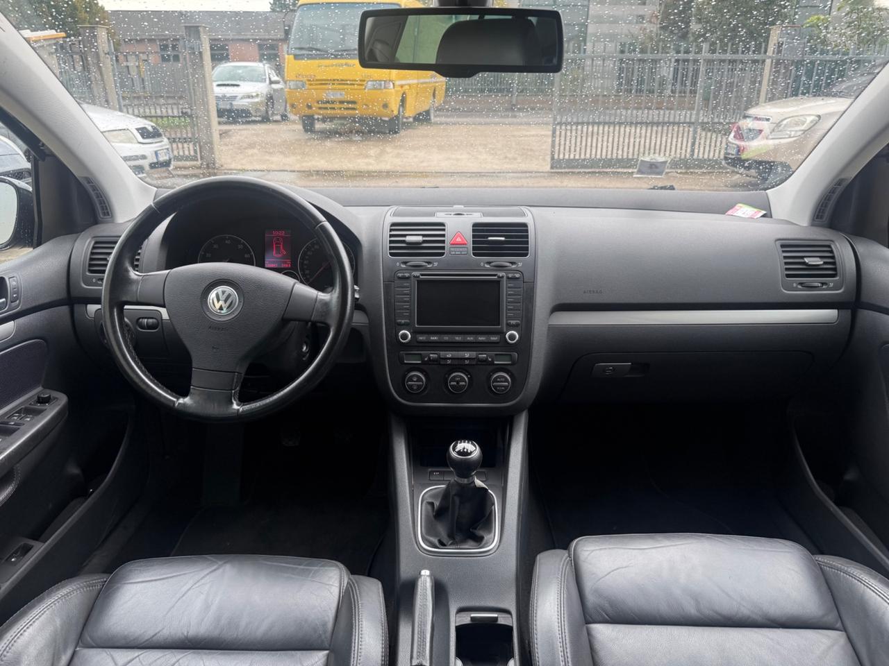 Volkswagen Golf 2.0 16V FSI 5p. Sportline