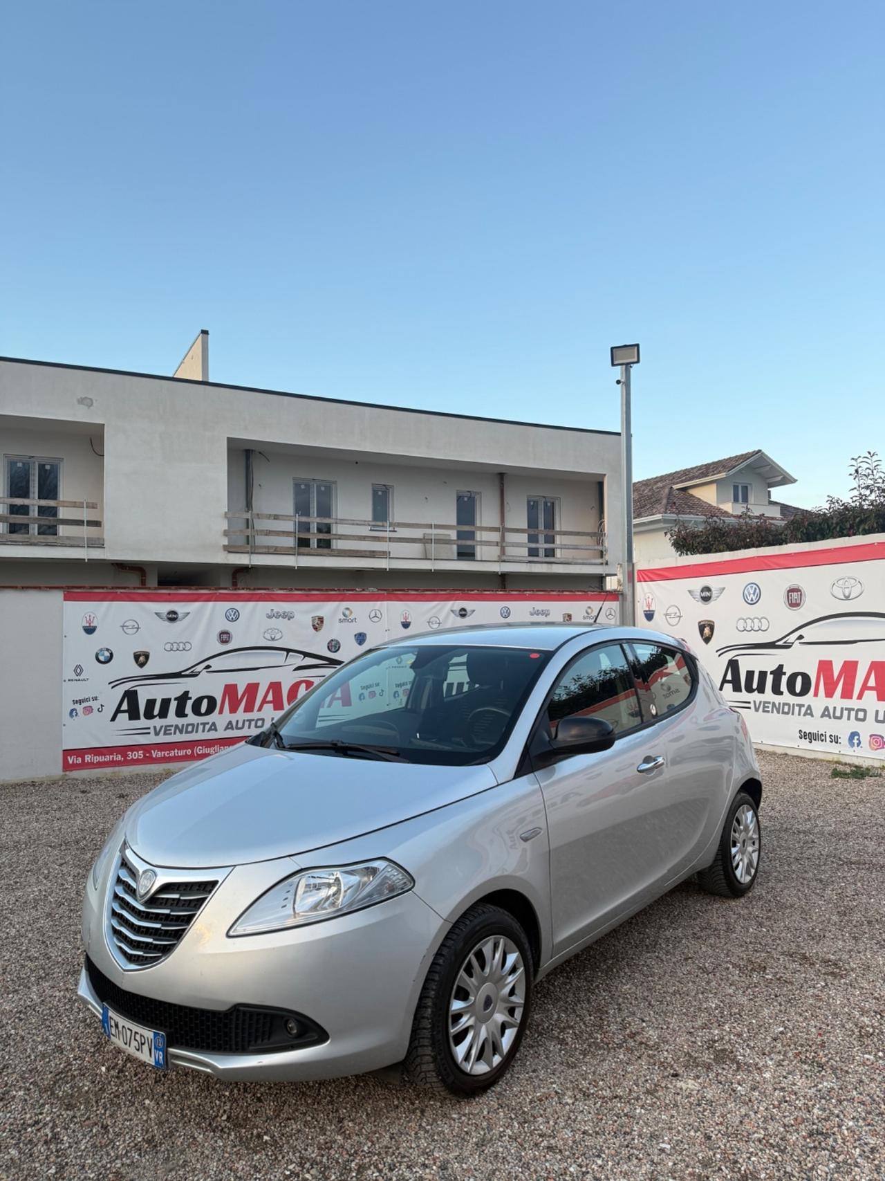 Lancia Ypsilon 1.2 69 CV 5 porte GPL Ecochic Silver
