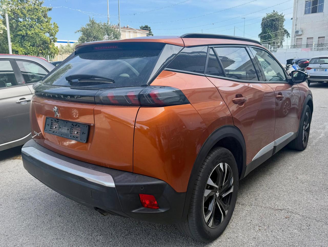 PEUGEOT 2008 1.2 PURETECH ALLURE