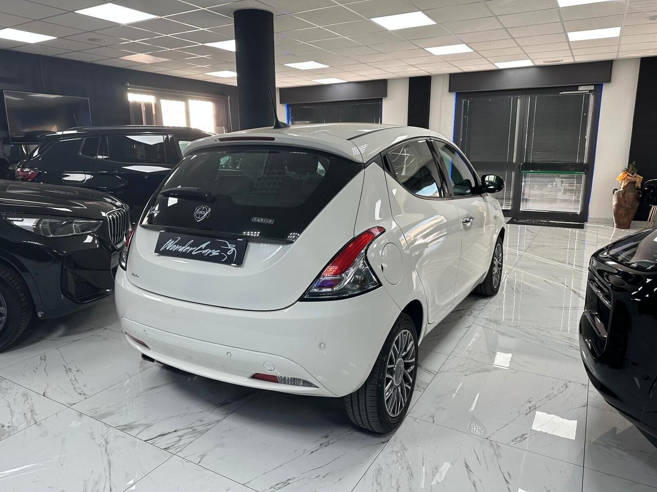 Lancia Ypsilon FireFly S&S Ecochic Silver 2021 1.0 Ibrido/Benzina