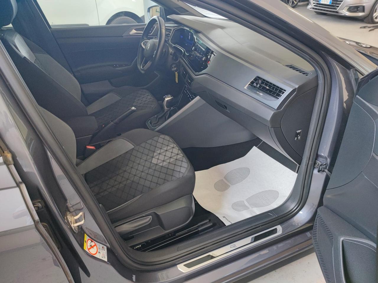 Volkswagen Polo 1.0 TSI DSG R-Line