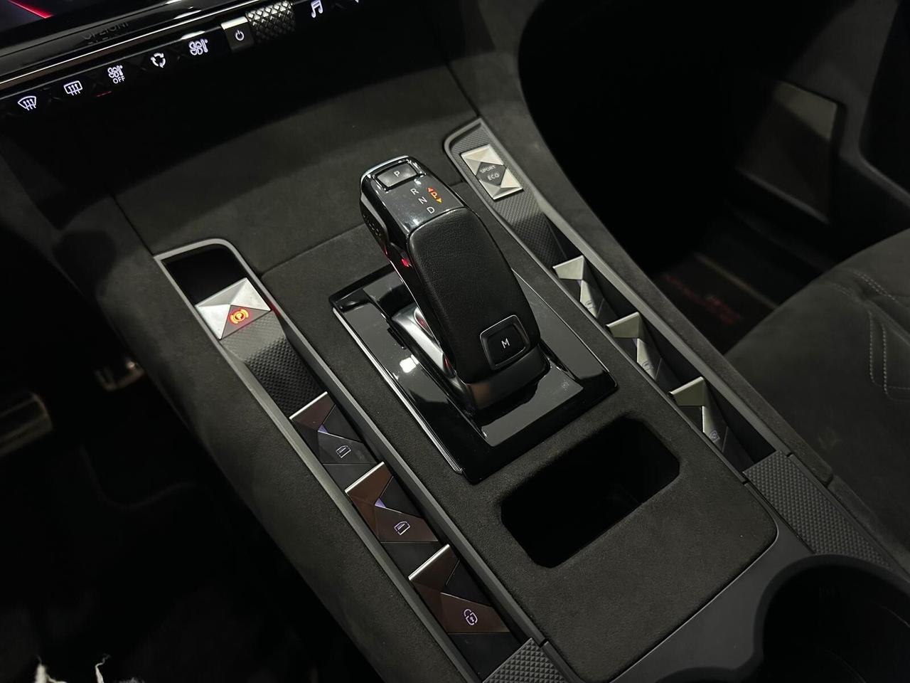 DS Automobiles DS 7 Crossback Performance Line