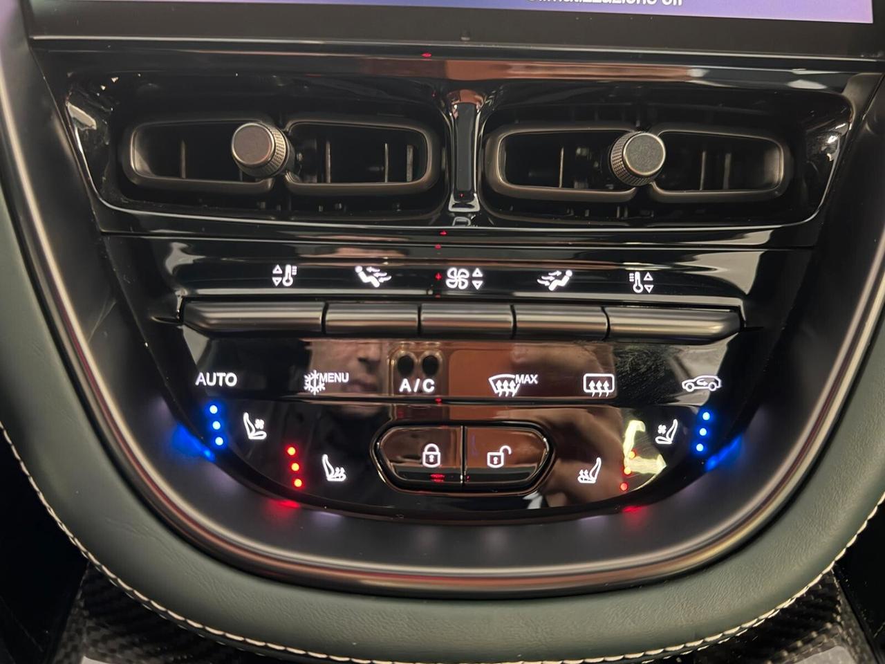 ASTON MARTIN DBX707 4.0 V8 707CV TETTO PELLE NAVI CAM360° ANNO 2024