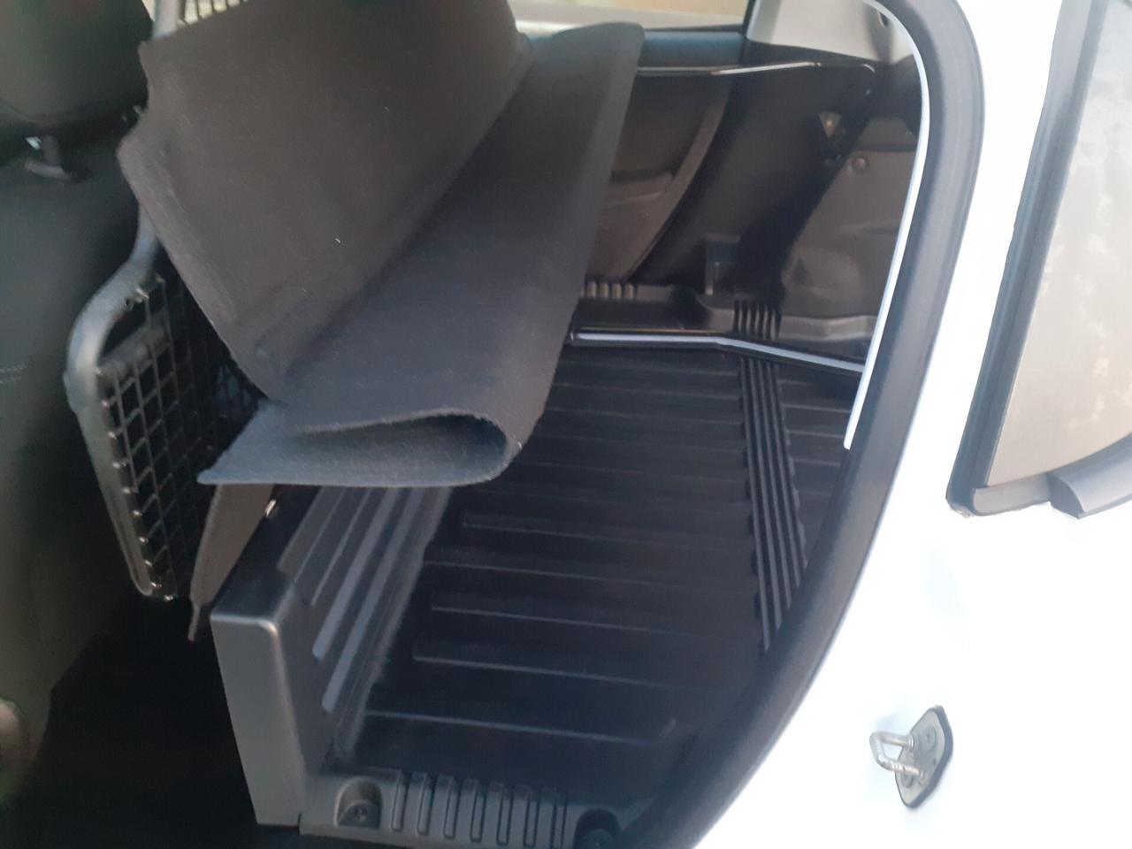 PEEUGEOT 208 AUTOCARRO 2 POSTI