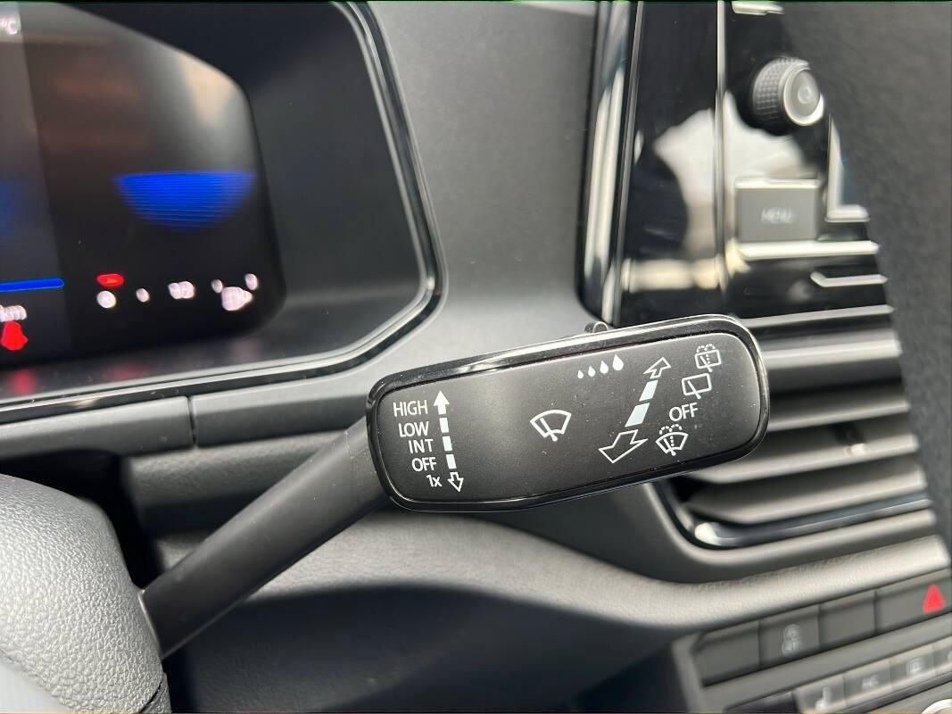 Volkswagen T-Roc 1.0 tsi Life 110cv Con CARPLAY