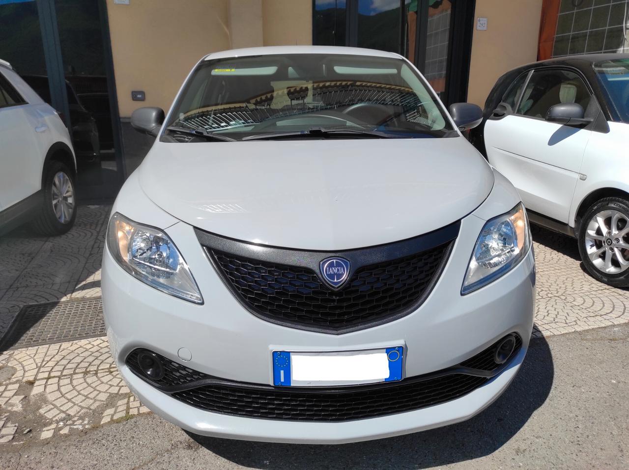Lancia Ypsilon 2021 1.0 hybrid ubs aux bluetooth