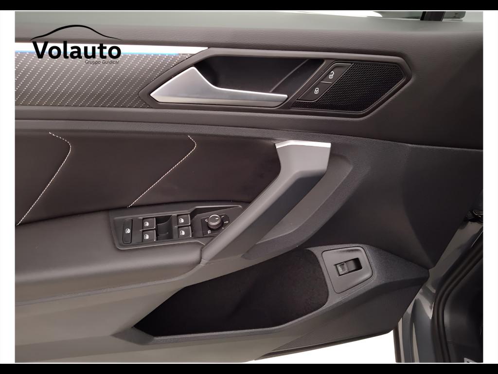 VOLKSWAGEN Tiguan II 2021 - Tiguan 2.0 tdi R-Line 150cv dsg