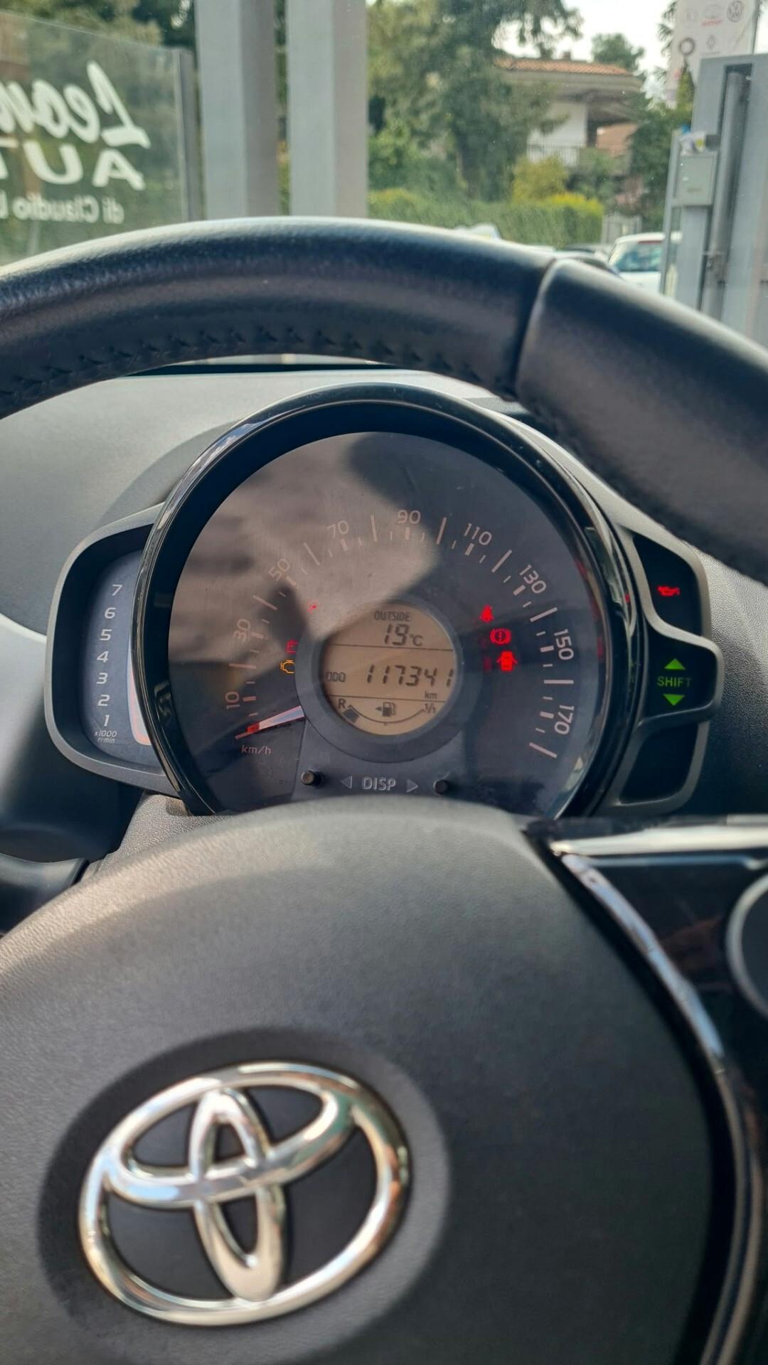 Toyota Aygo 1.0 VVT-i 69 CV 5 porte x-clusiv