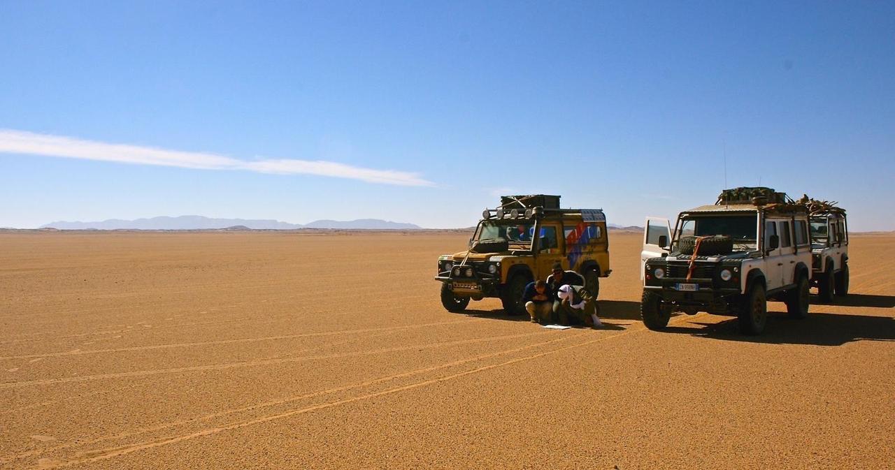 Land Rover Defender Allestita per Safari