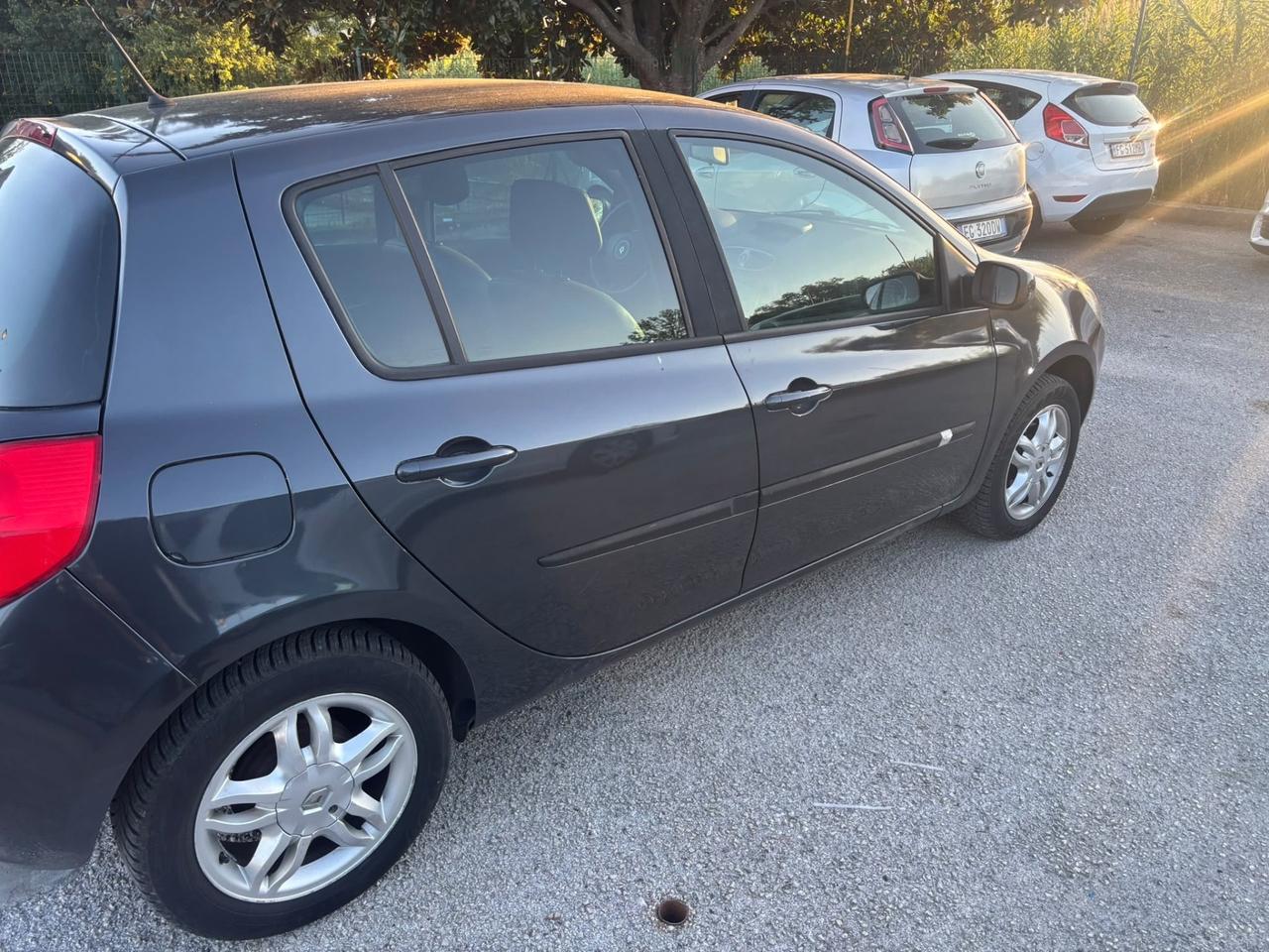 Renault Clio 1.2 16V 5 porte Le Iene occasione