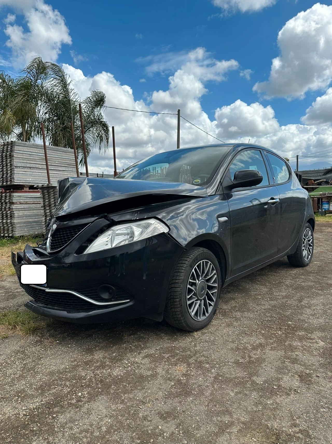 Lancia Ypsilon 1.2 69 CV BENZ/GPL SINISTRATA
