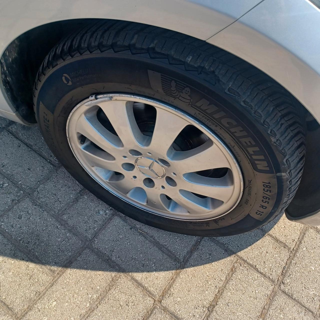 AUTOMATICA NEOPATENTATI CLASSE A 2.0TDI CON GANCIO DI TRAINO