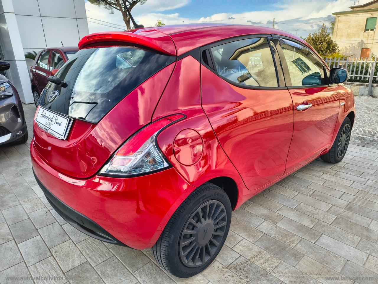 LANCIA Ypsilon 1.2 69 CV 5p. GPL Silver