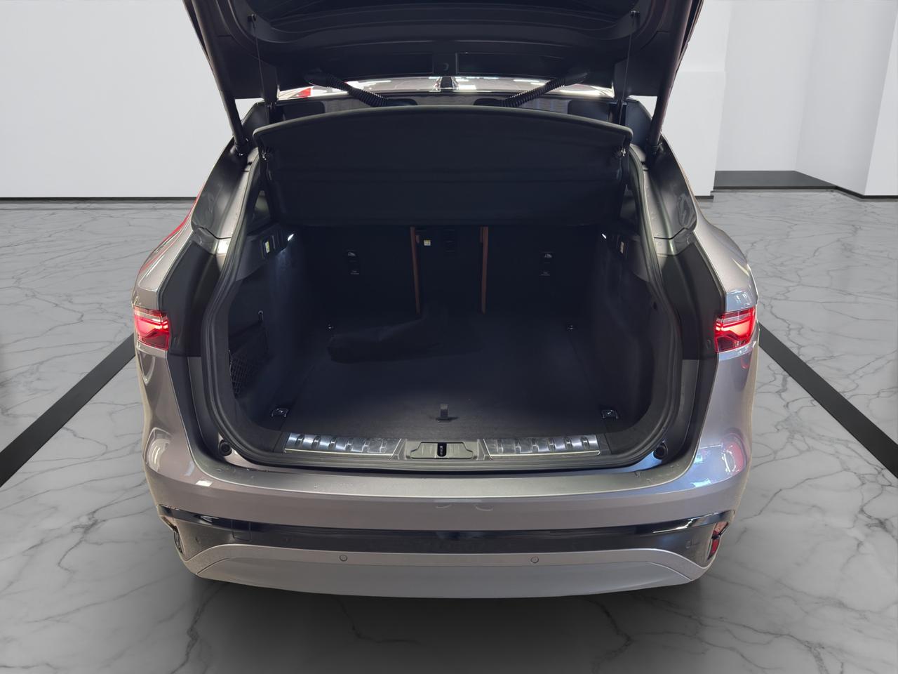 Jaguar F-Pace 2.0d i4 mhev R-Dynamic SE awd 204cv auto