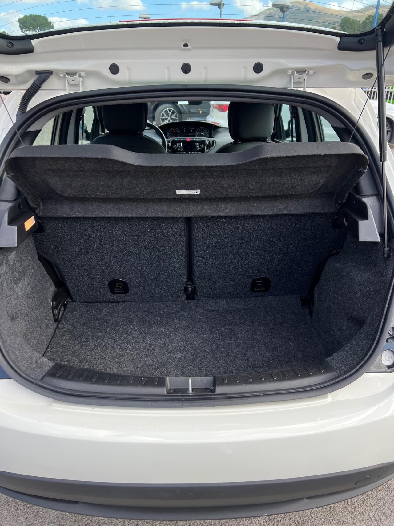 Lancia Ypsilon 1.0 FireFly 70cv Hybrid 2022
