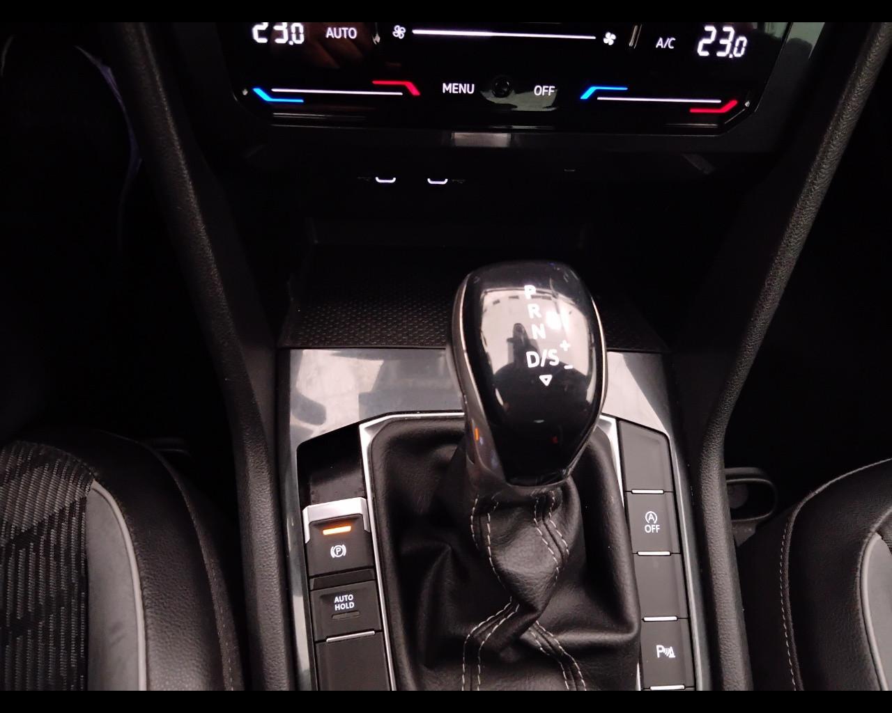 VOLKSWAGEN Tiguan II 2021 - Tiguan 1.5 tsi R-Line 150cv dsg