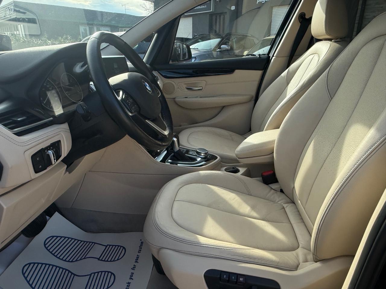 Bmw 2er Active Tourer 220d xDrive Luxury aut.