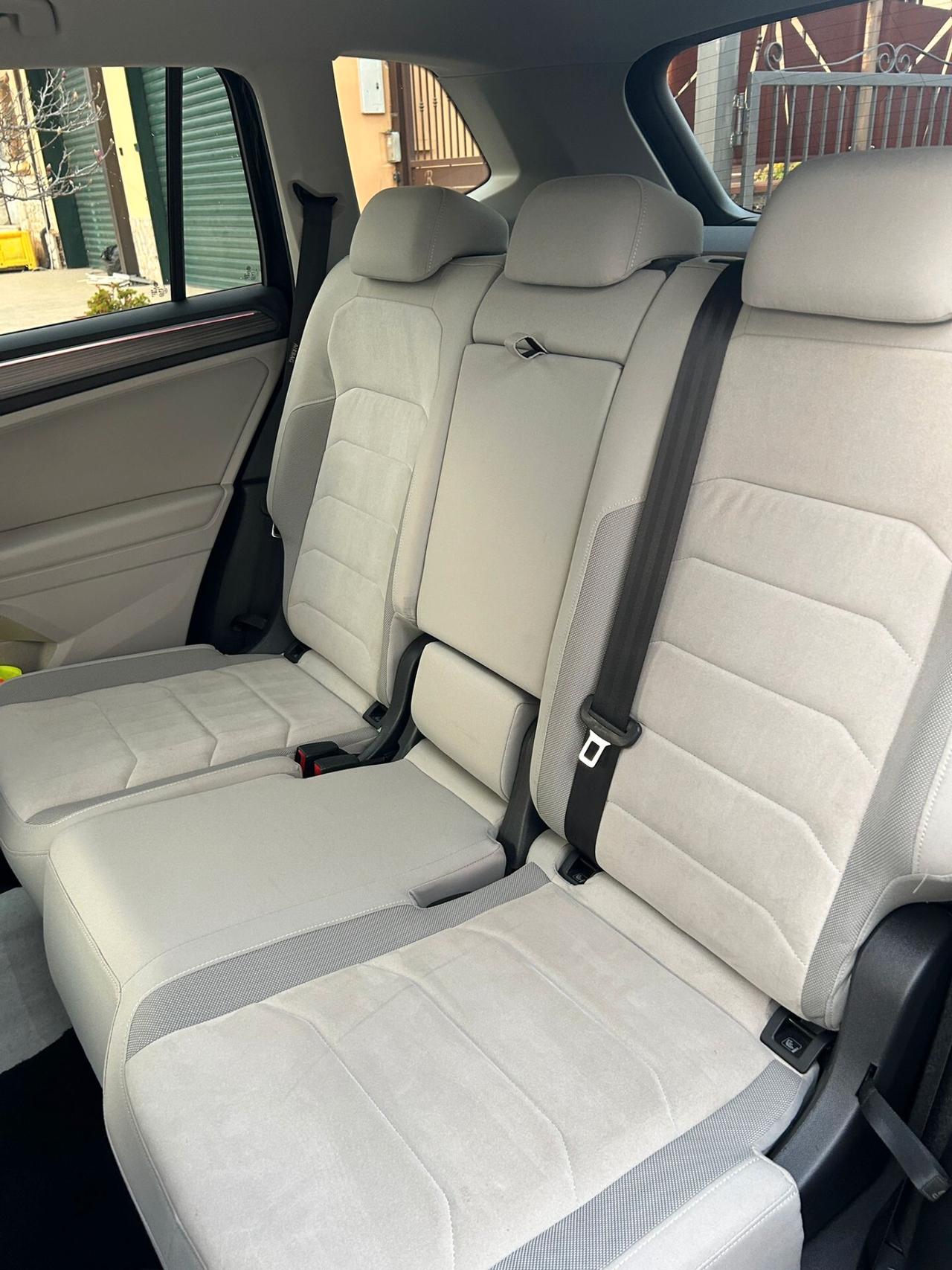 Volkswagen Tiguan Allspace 2.0 TDI 200 CV SCR DSG 4MOTION R-Line