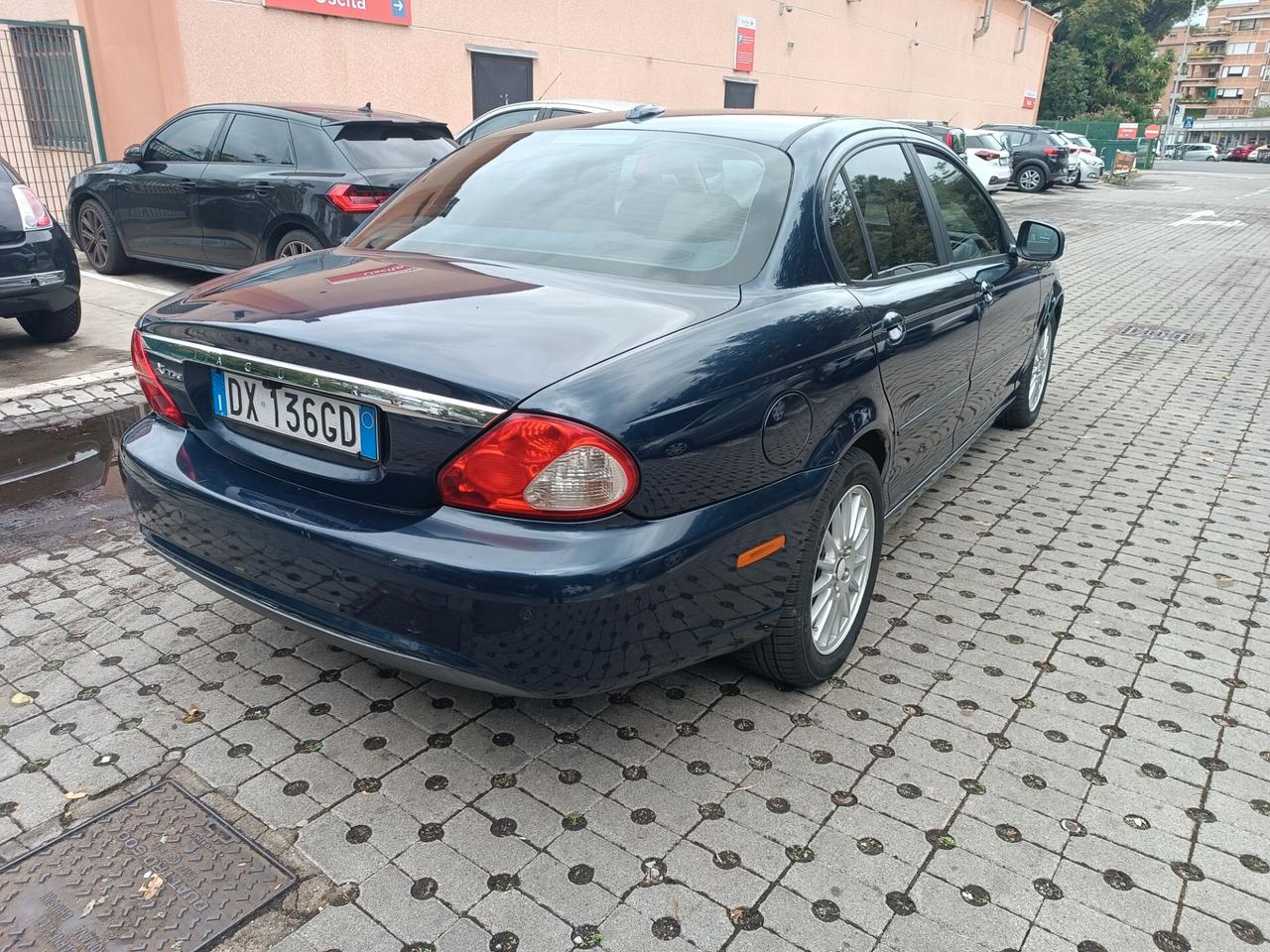 Jaguar X-Type 2.2D cat aut. Premium Luxury cDPF