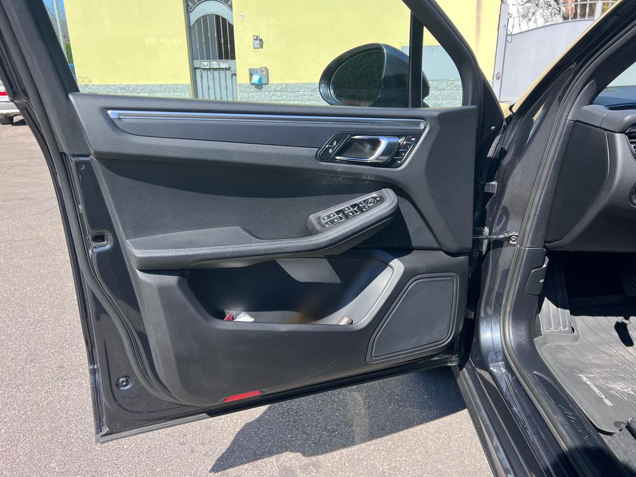 Porsche Macan 2.0 #10291