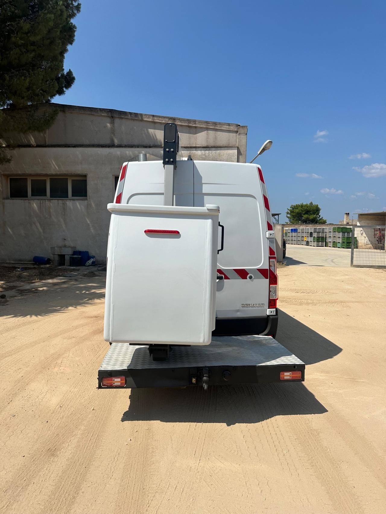 Renault master con piattaforma