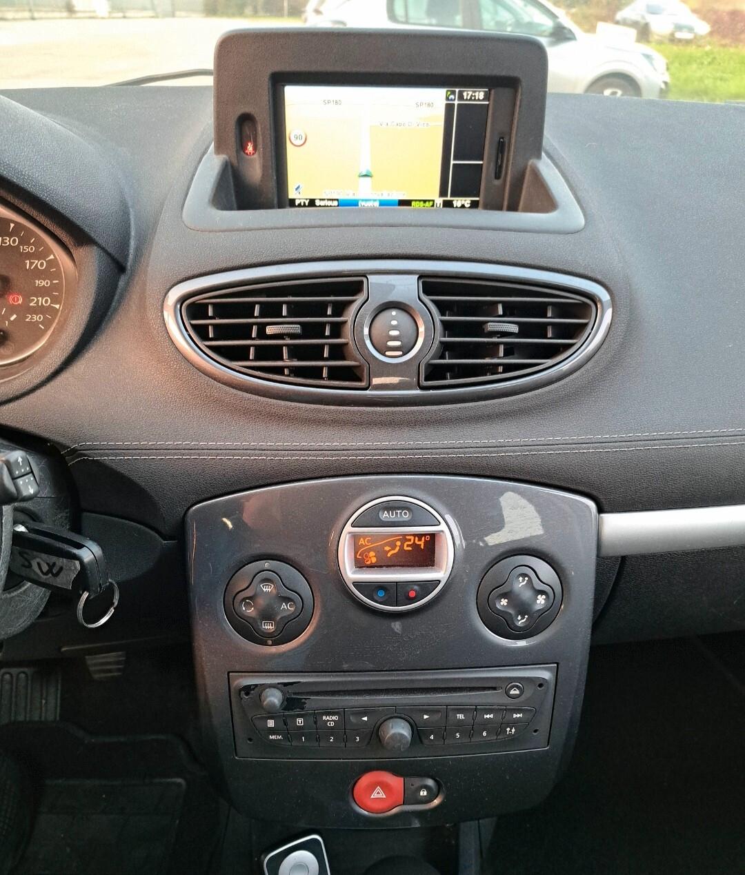Renault Clio 1.2 16V SporTour Live!