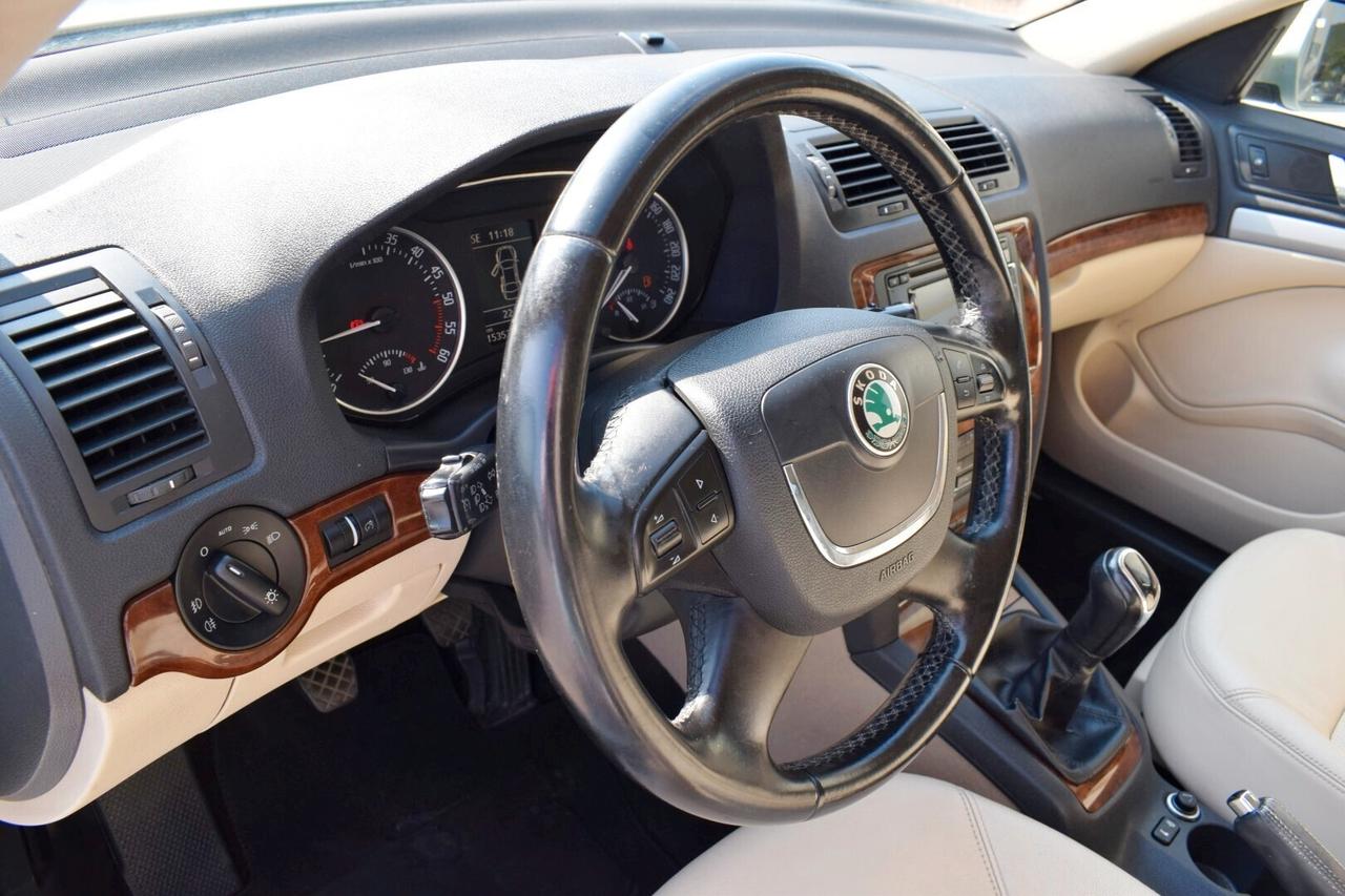 Skoda Octavia 1.6 TDI CR F.AP. Elegance UNICO PROPRIETARIO, GANCIO TRAINO!