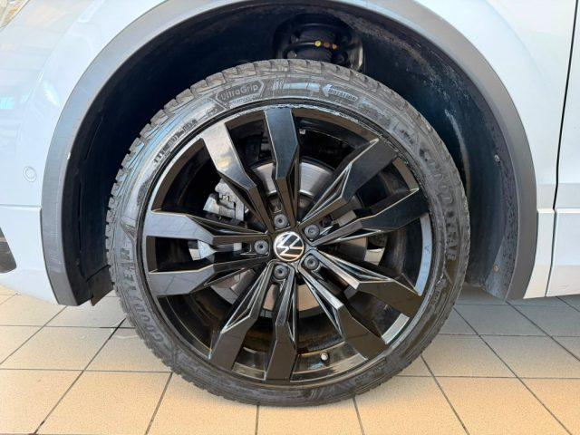VOLKSWAGEN Tiguan 2.0 TDI DSG 4MOTION R-Line //TETTO//PELLE/LED