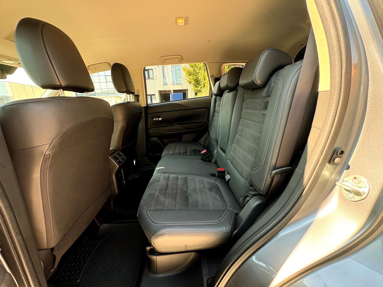 MITSUBISHI OUTLANDER 2.0b/GPL aut 4x4- 7POSTI-2019