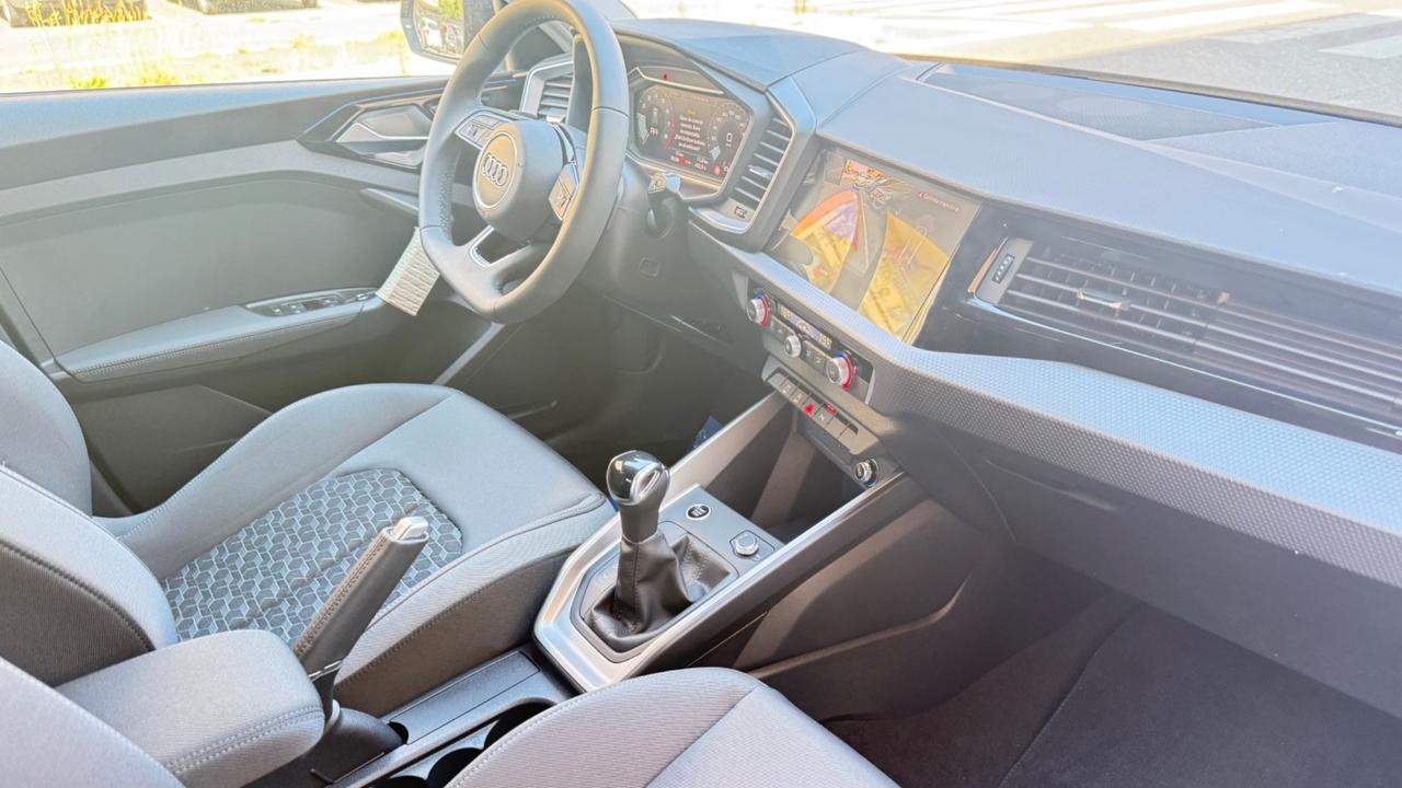 Audi A1 SPB 30 TFSI S tronic line edition LED NAVI KAMERA COCKPIT PDC BLUETOOTH CERCHI 17