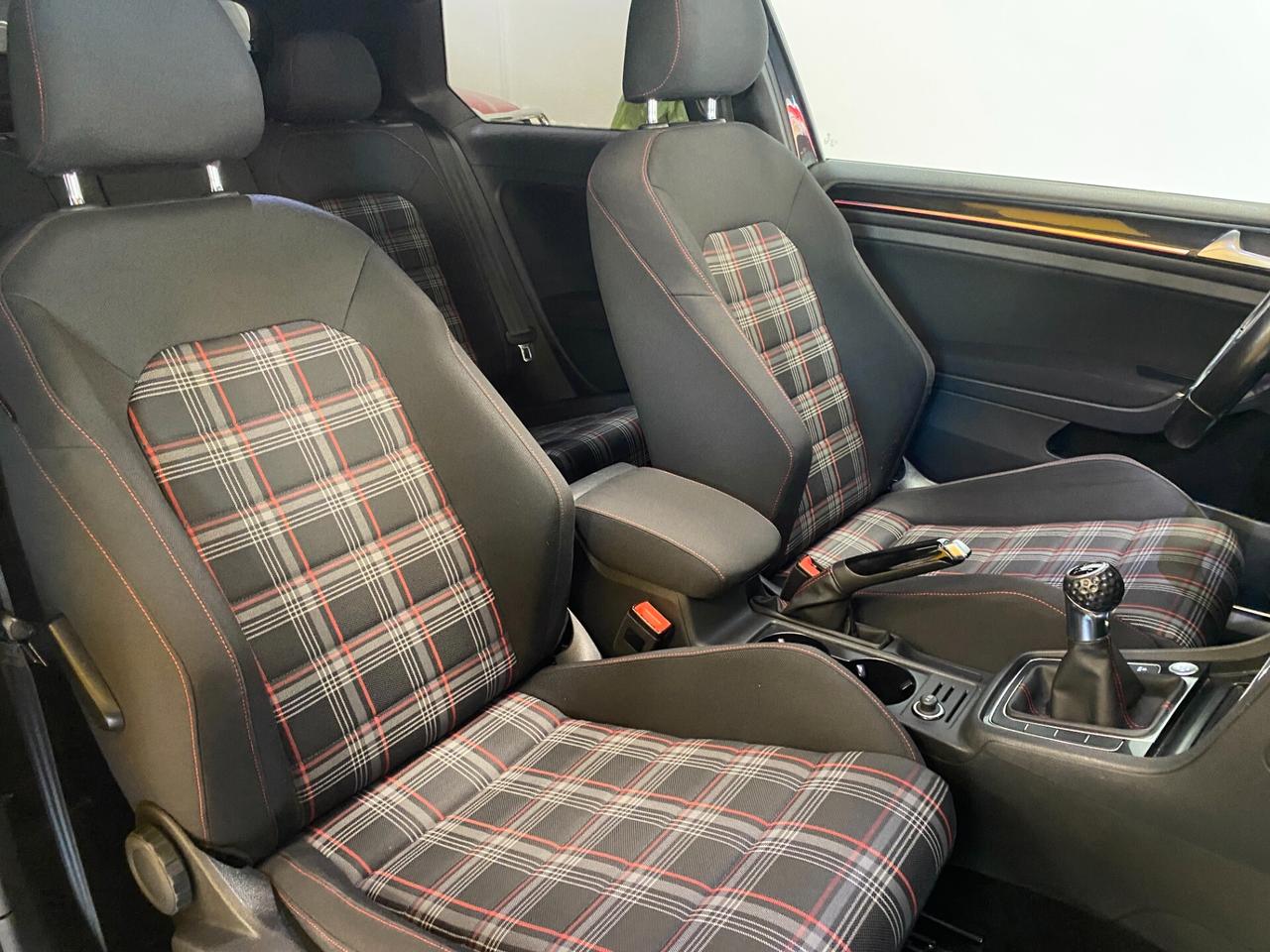 Volkswagen Golf GTI Golf GTI Performance 2.0 TSI 3p. BlueMotion Technology