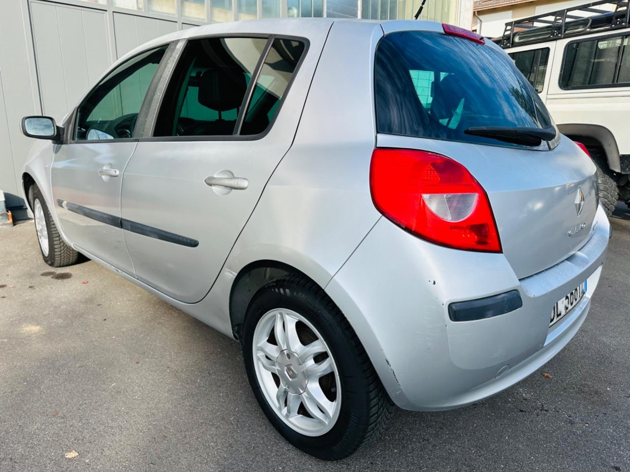 Renault Clio Storia 1.2 16V 5 porte Dynamique