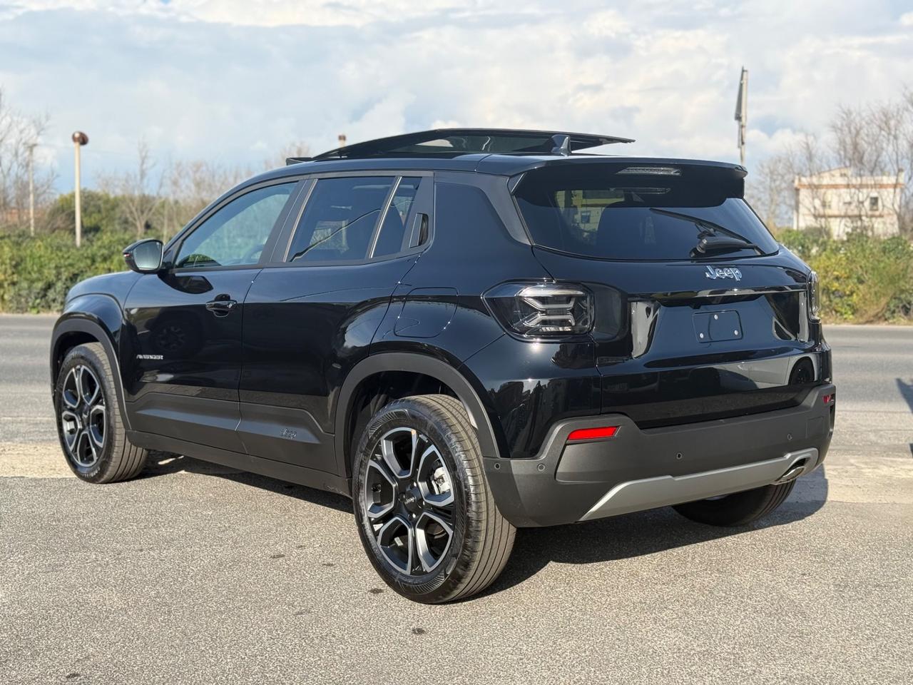 Jeep Avenger 1.2 turbo e-hybrid mhev Summit 110cv edct6 TETTO