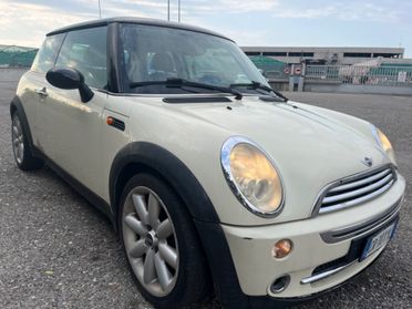 Mini Mini 1.6 16V Cooper 2004 mangia acqua