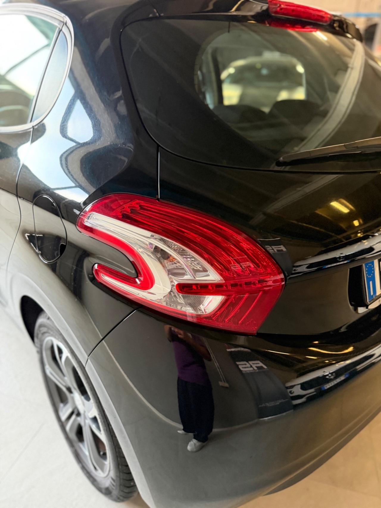 Peugeot 208 1.2 82CV 5P ALLURE NEOPAT KMCERT