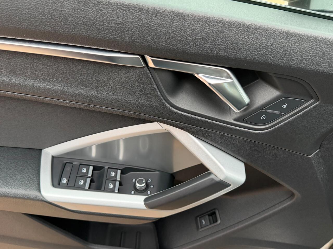 Audi Q3 SB 35 2.0 TDI 150 cv. S Tronic LINE EDITION