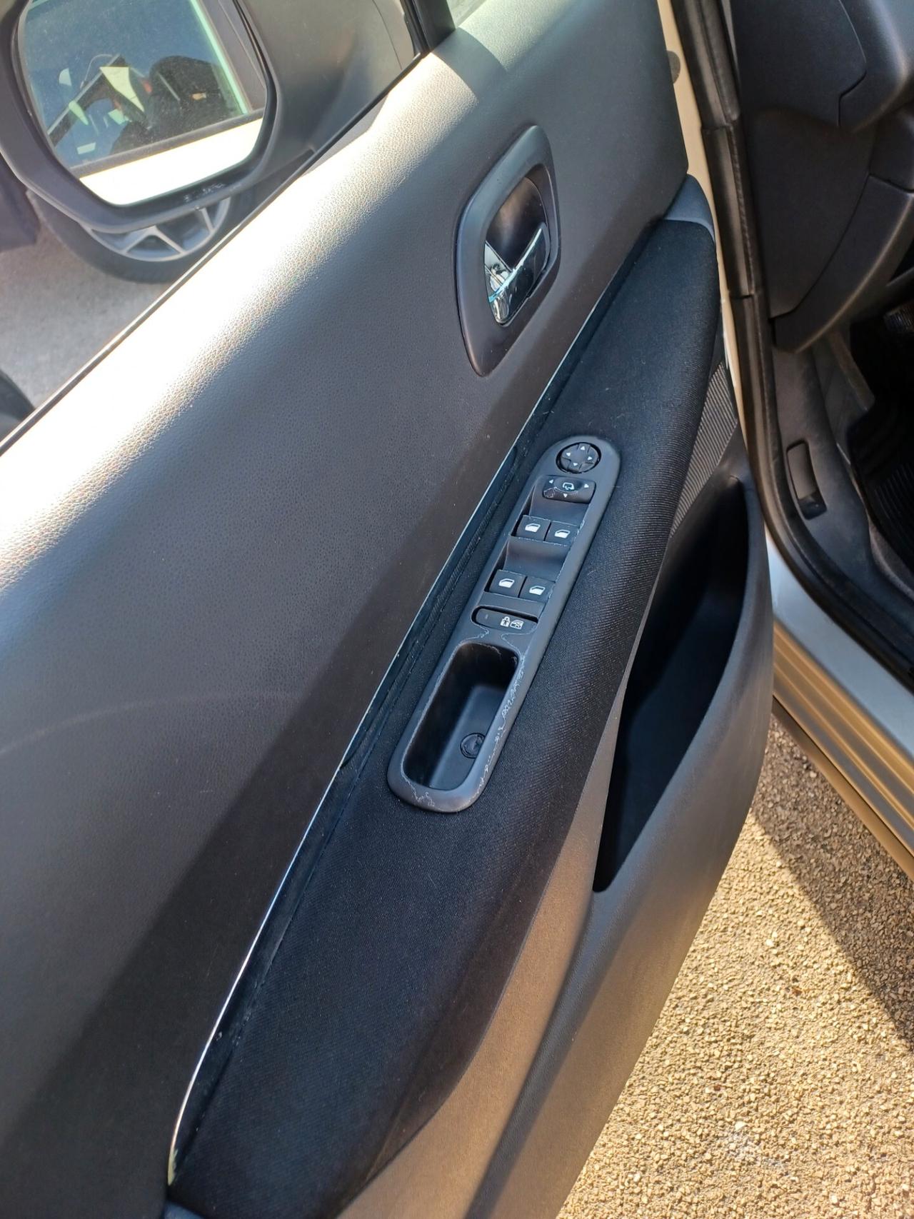 Peugeot 3008 1.6 e-HDi ALLURE AUTOMATICA 2012