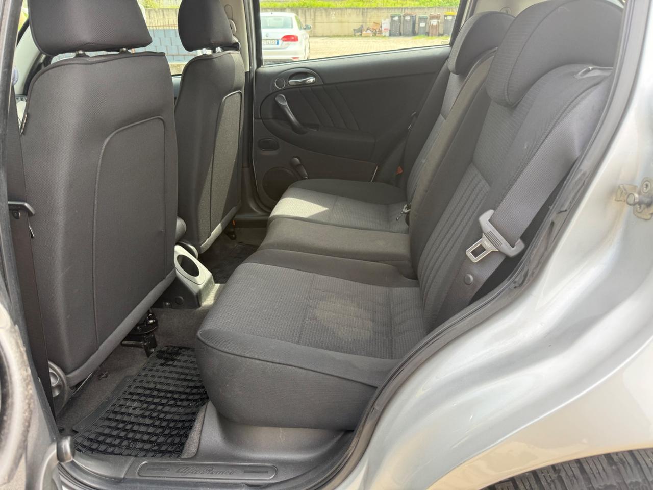 Alfa Romeo 147 1.9 JTD (120)