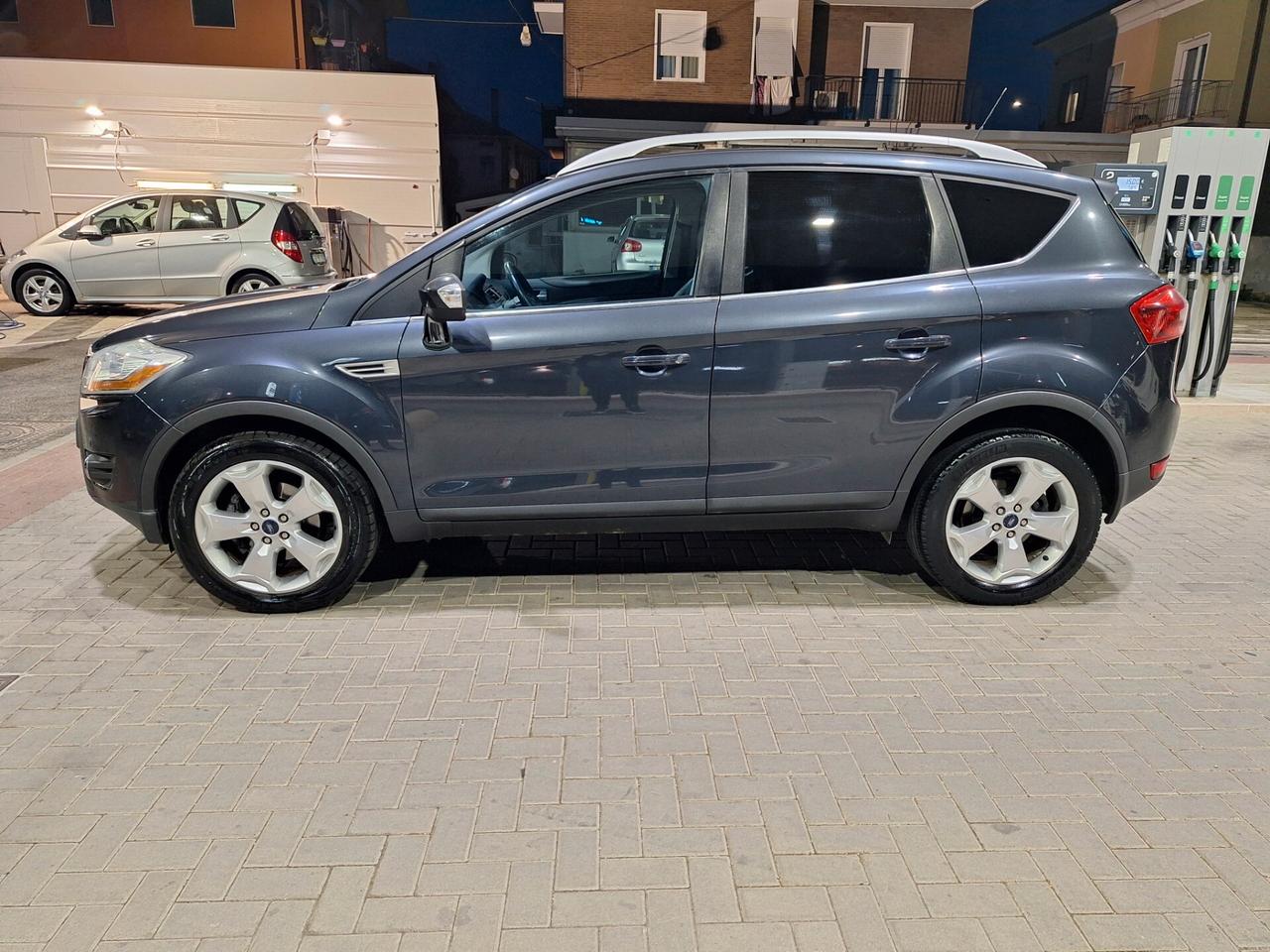 Ford Kuga 2.0 TDCi 136 CV 4X4 Titanium Tetto PELLE TEL CRUIS OTTIMA