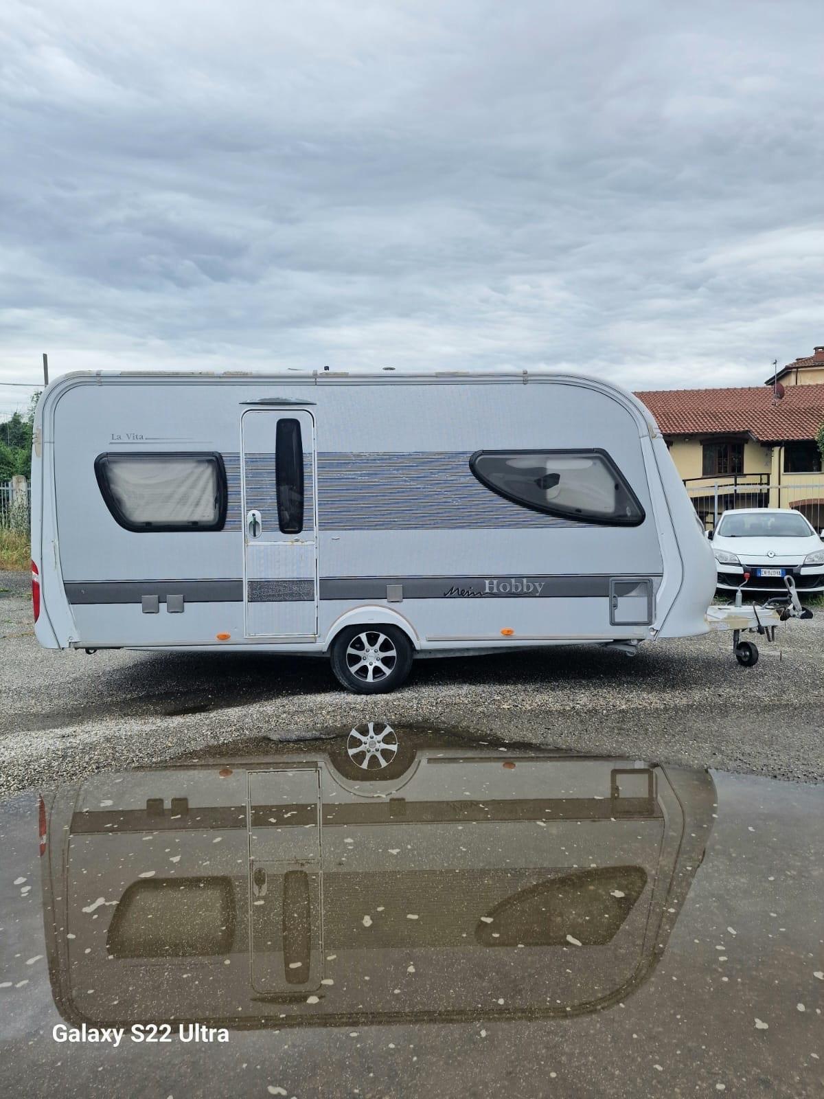 Hobby la Vita Caravan del 2010 in saldo 695