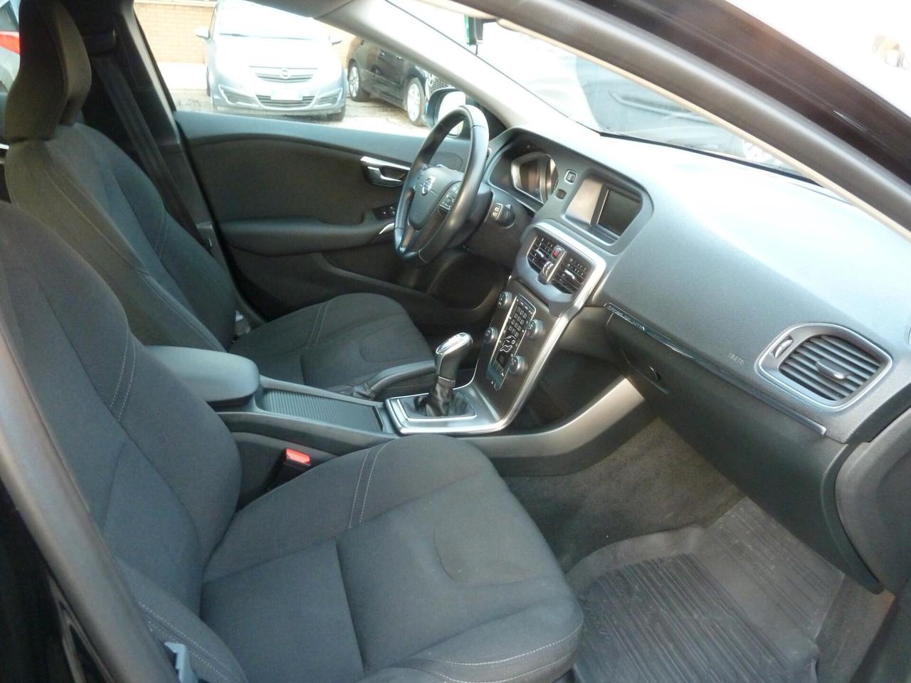 Volvo V40 Cross Country D2 1.6 Momentum