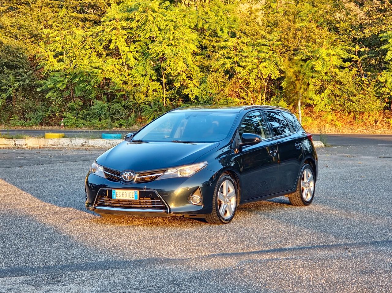 Toyota Auris 2.0 D-4D Lounge 2013-E5B Manuale