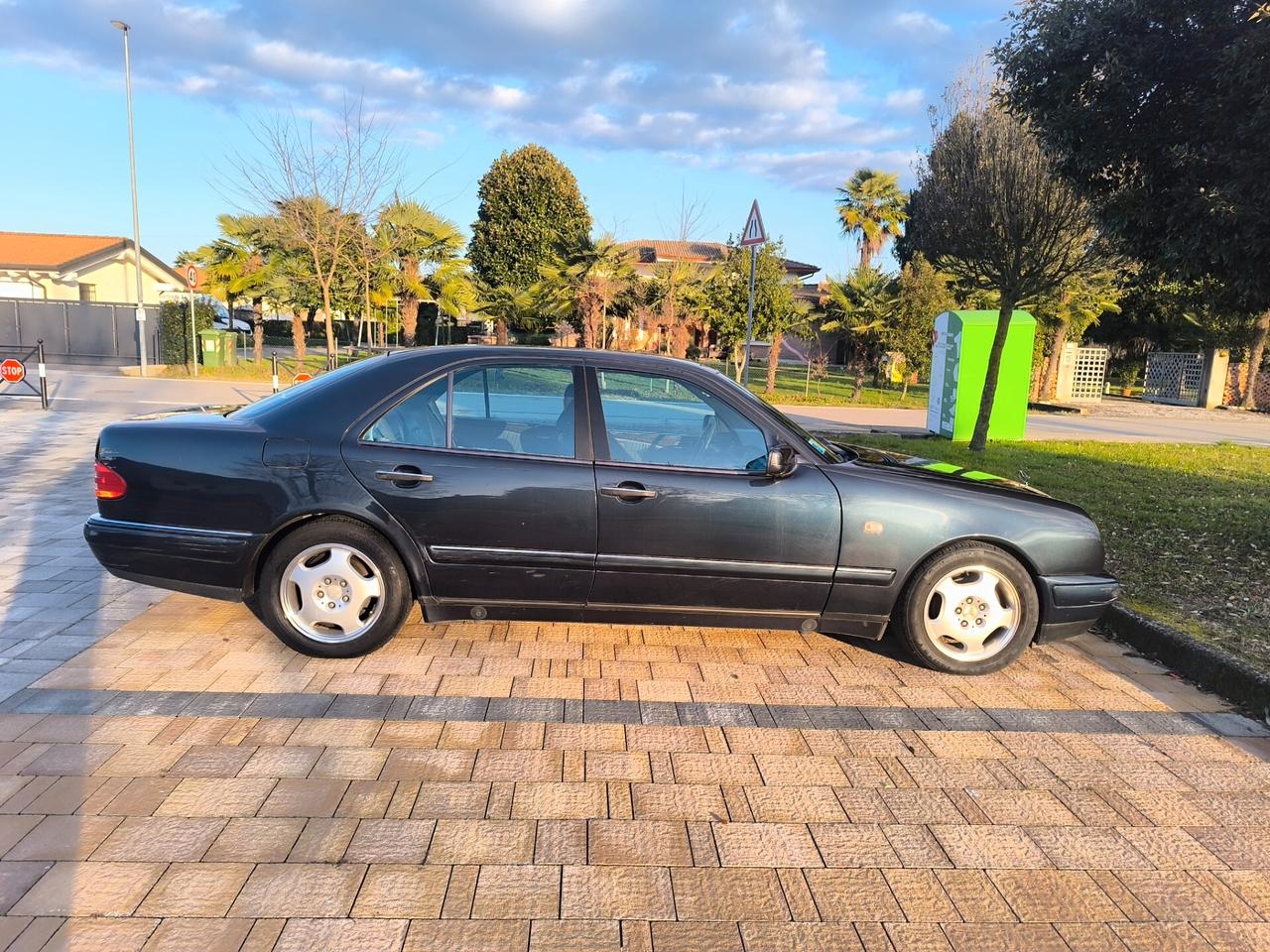 Mercedes-benz E 200 cat Avantgarde