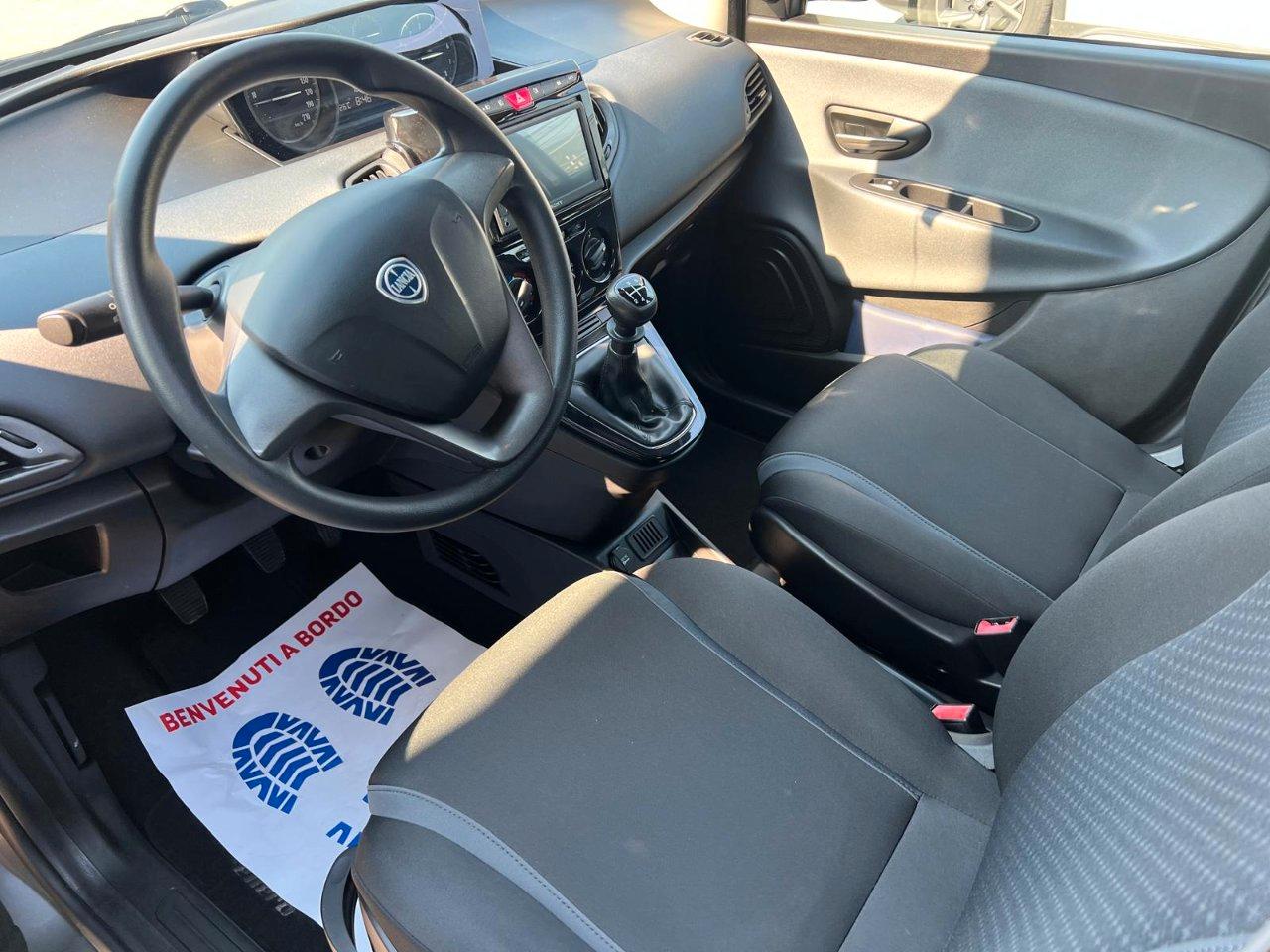 Lancia Ypsilon 5 Porte Ypsilon 1.2 Silver 69cv