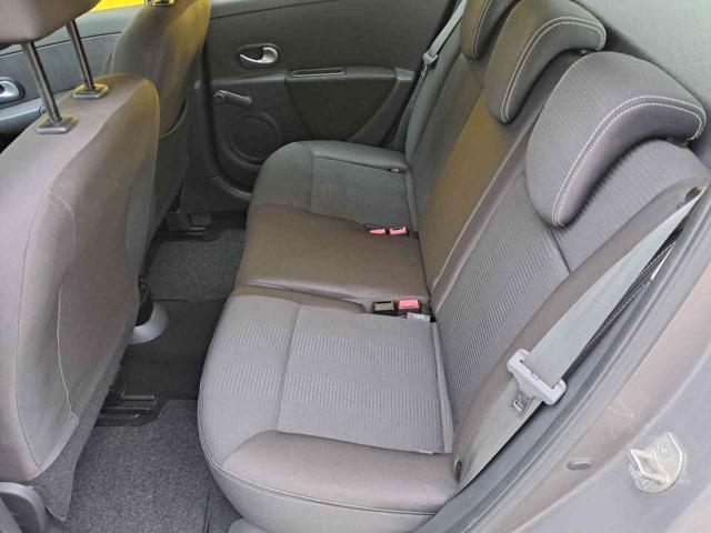 RENAULT Clio 1.2 16V 5 porte Luxe ok neopatentati