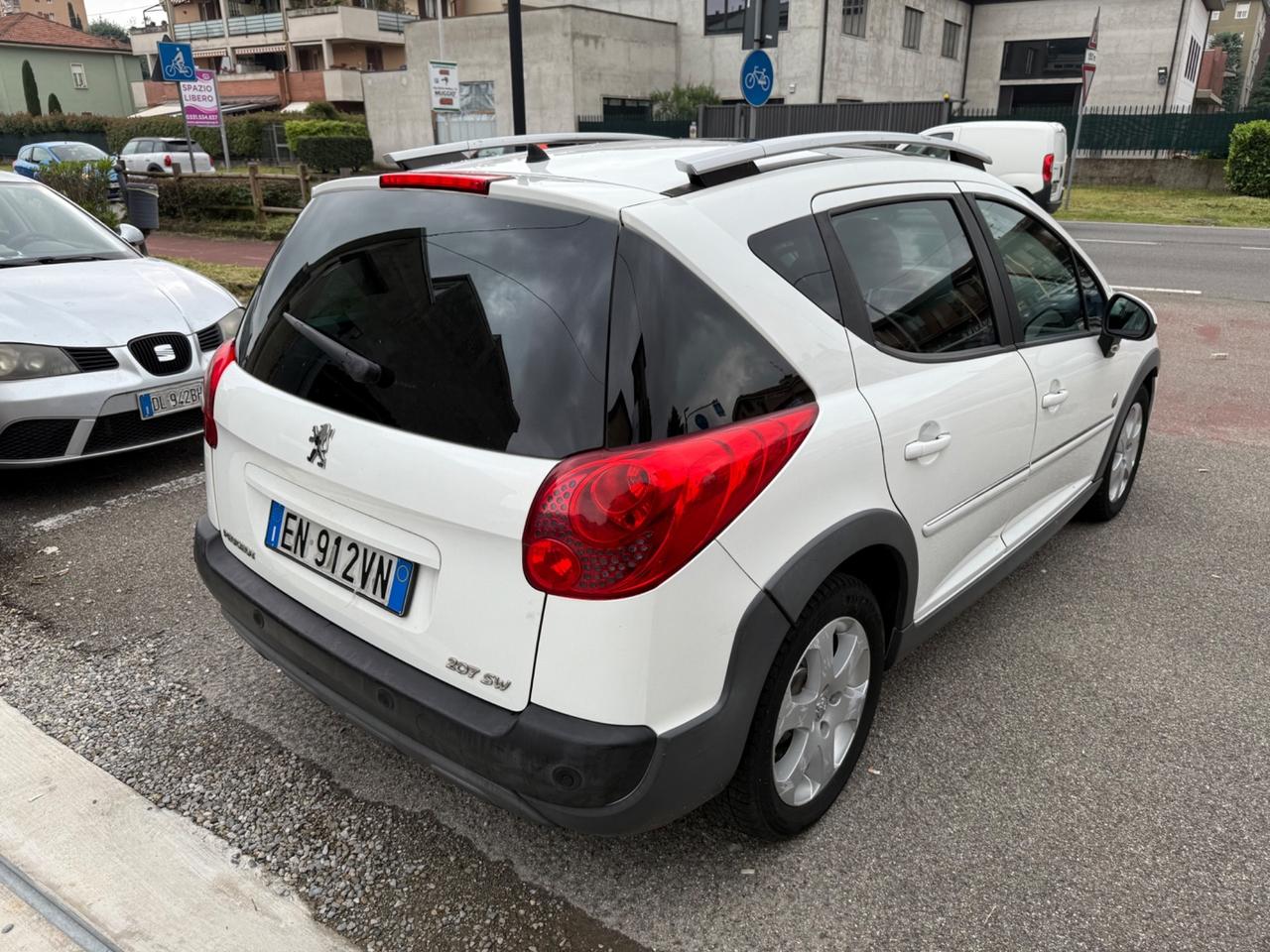 Peugeot 207 1.6 8V HDi 112CV allure