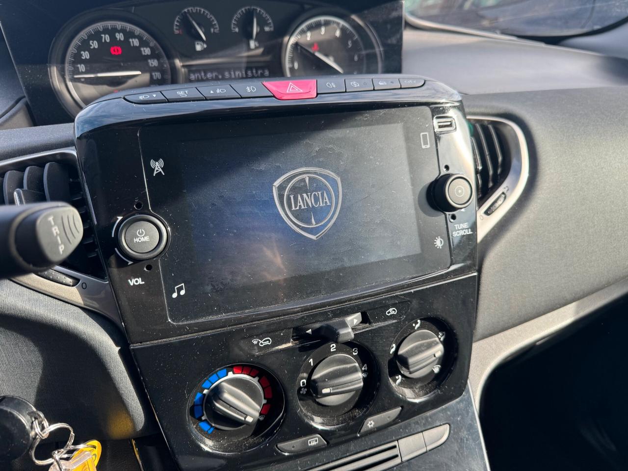 Lancia Ypsilon 1.0 FireFly 5 porte S&S Hybrid Ecochic Gold