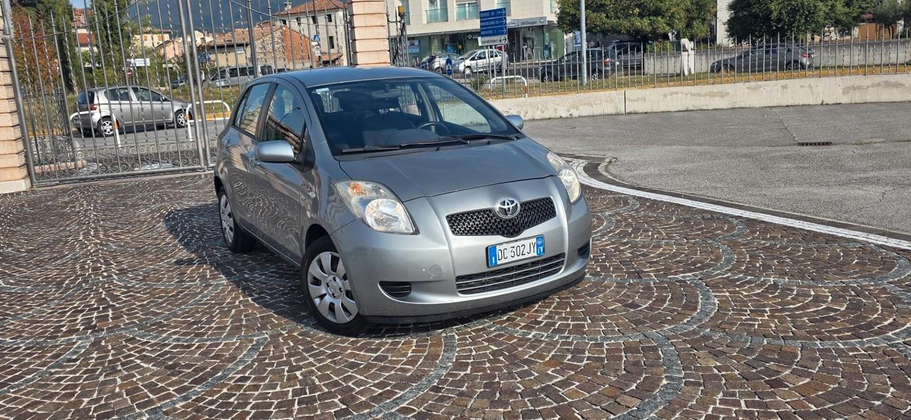 Toyota Yaris 1.4 D-4D 5 porte Sol