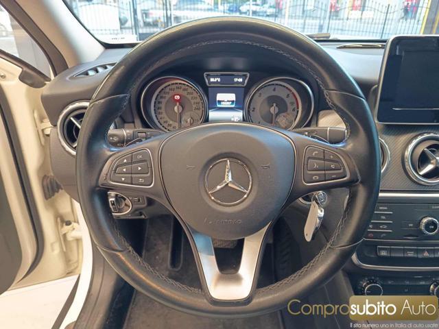 MERCEDES-BENZ GLA 200 d Automatic 4Matic Premium